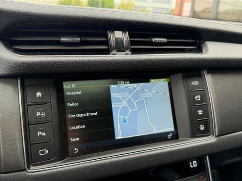 Used 2016 Jaguar XF S RWD image 37