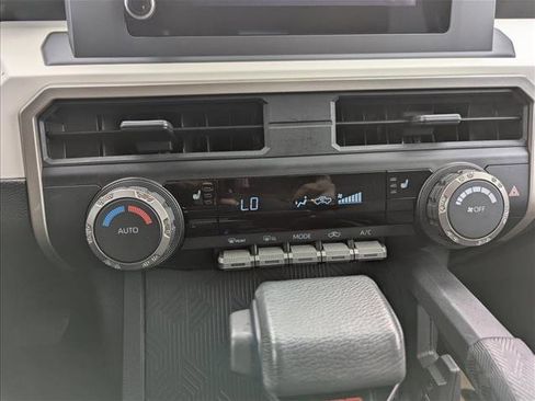 Used 2024 Toyota Tacoma TRD Off-Road image 20