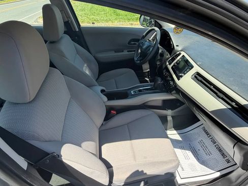 Used 2018 Honda HR-V LX image 13
