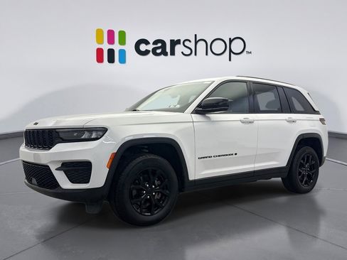 Used 2024 Jeep Grand Cherokee Altitude image 1