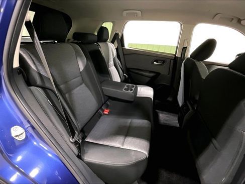 Used 2023 Nissan Rogue SV image 27