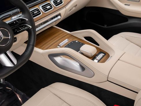 Certified 2025 Mercedes-Benz GLS 450 4MATIC image 20