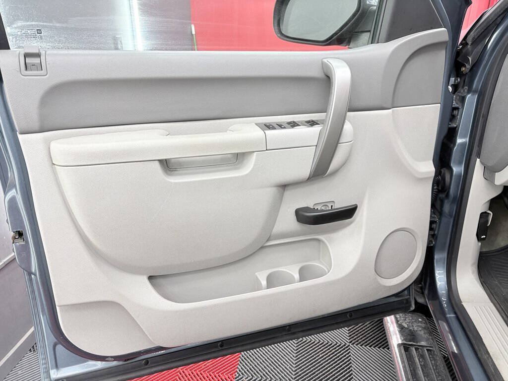 Used 2013 Chevrolet Silverado 1500 LT w/ All-Star Edition AWD/4WD image 7