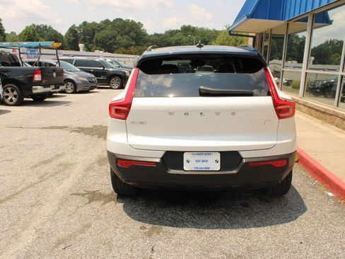 Used 2022 Volvo XC40 P8 Recharge Plus AWD/4WD image 5