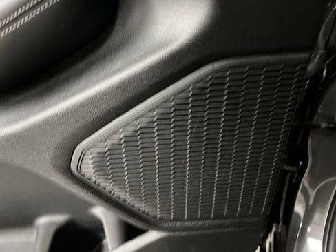 Used 2024 Jeep Grand Cherokee Laredo image 23