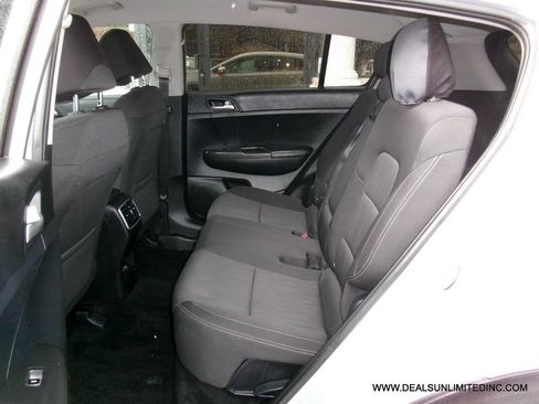Used 2020 Kia Sportage LX AWD/4WD image 13