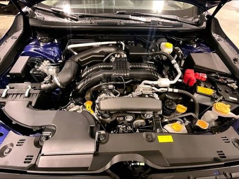 Used 2024 Subaru Crosstrek 2.0i AWD/4WD image 10