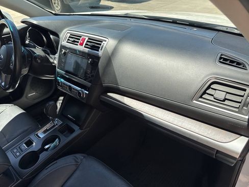 Used 2017 Subaru Outback 3.6R Limited AWD/4WD image 18