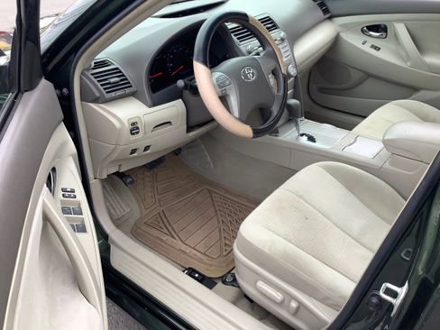 Used 2011 Toyota Camry LE image 11