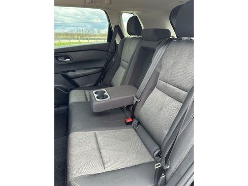 Used 2024 Nissan Rogue SV AWD/4WD image 17