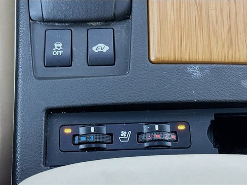 Used 2015 Lexus RX 450h FWD image 26