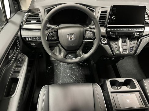 New 2026 Honda Odyssey Touring image 26