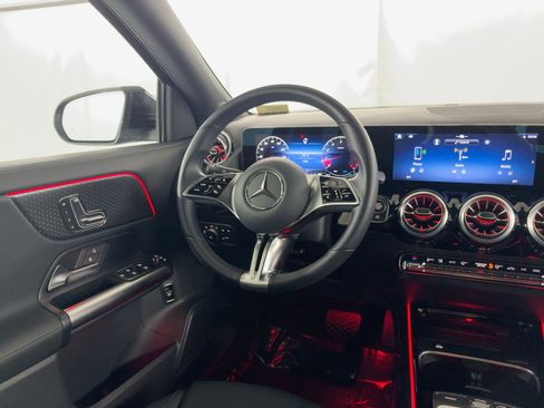 Certified 2025 Mercedes-Benz GLA 250 image 28