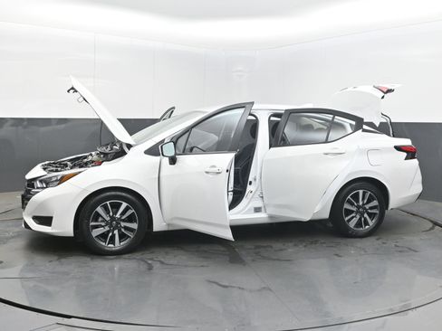 Used 2025 Nissan Versa SV image 46