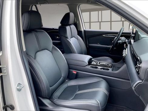 Used 2025 Honda Pilot EX-L image 26