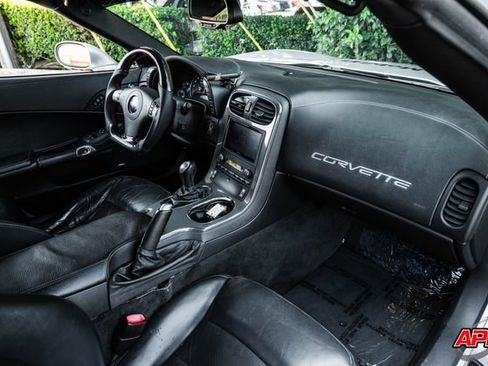 Used 2009 Chevrolet Corvette Z06 w/ Preferred Equipment Group RWD image 18