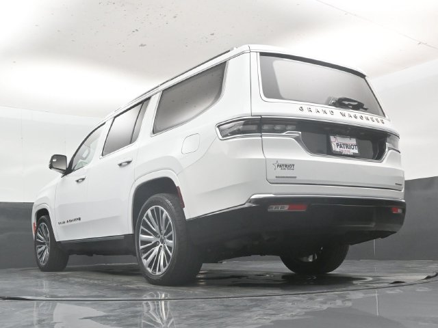 Used 2023 Jeep Grand Wagoneer Series III AWD/4WD image 50