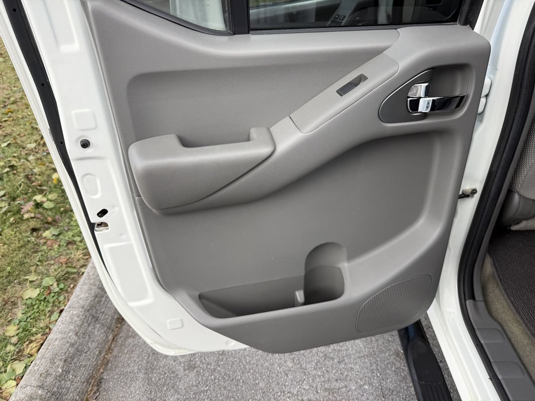 Used 2018 Nissan Frontier SV AWD/4WD image 29