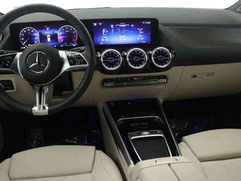 Certified 2025 Mercedes-Benz GLA 250 image 9