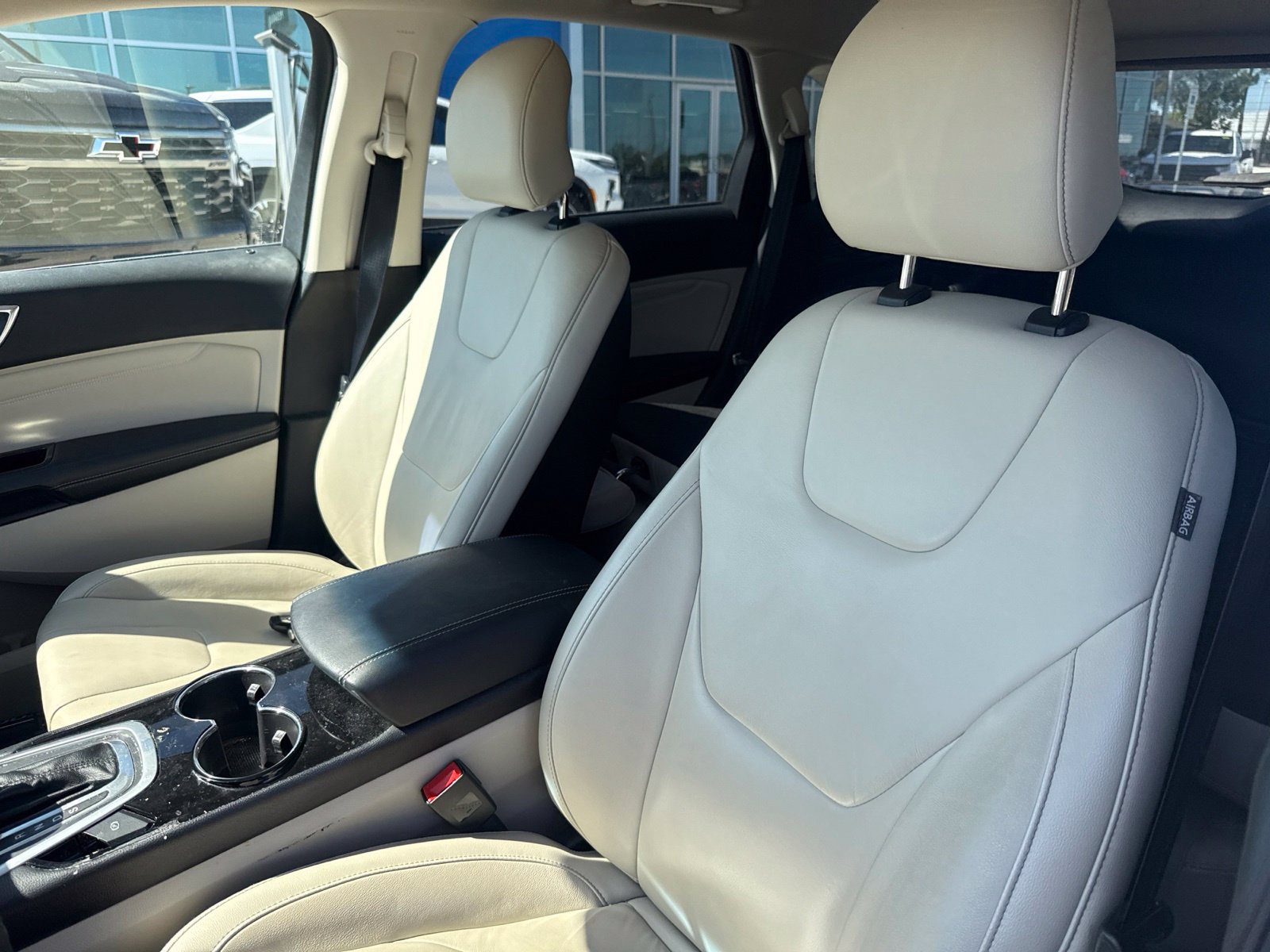Used 2017 Ford Edge Titanium w/ Technology Package FWD image 8