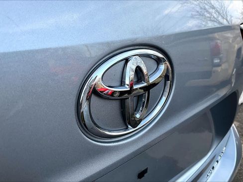 Used 2021 Toyota Highlander XLE image 30