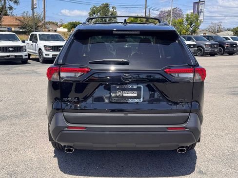 Used 2025 Toyota RAV4 XLE Premium AWD/4WD image 10