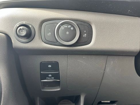Used 2023 Ford E-Transit Medium Roof image 19