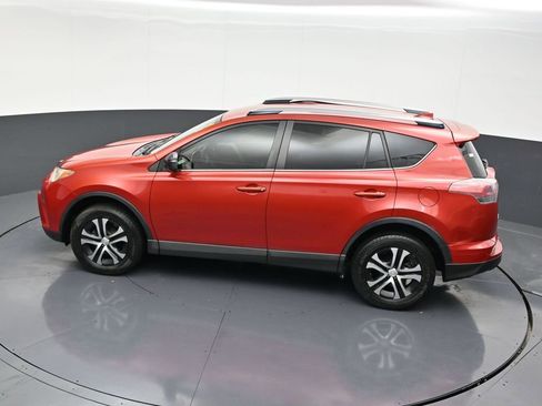 Used 2017 Toyota RAV4 LE image 19