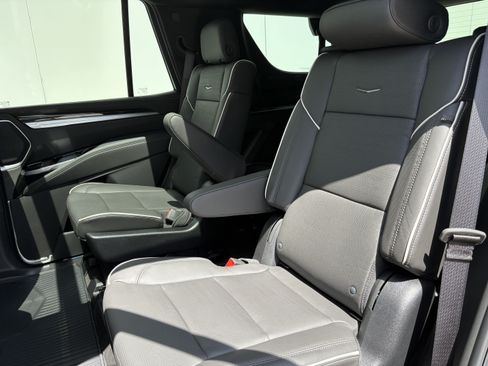 New 2026 Cadillac Escalade Luxury AWD/4WD image 13