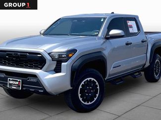 Used 2024 Toyota Tacoma TRD Off-Road AWD/4WD video 1