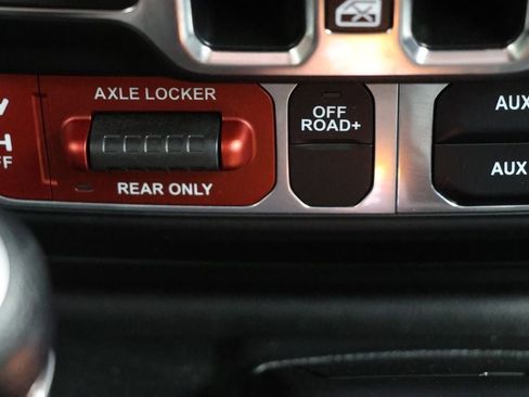 Used 2024 Jeep Gladiator Mojave w/ Dual Top Group AWD/4WD image 29