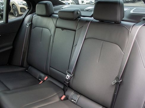 Used 2025 BMW M5 w/ Carbon Package image 22