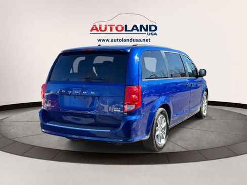 Used 2019 Dodge Grand Caravan SXT image 4