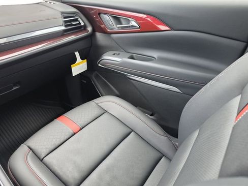 New 2026 Chevrolet Traverse RS w/ LPO, Floor Liner Package FWD image 18