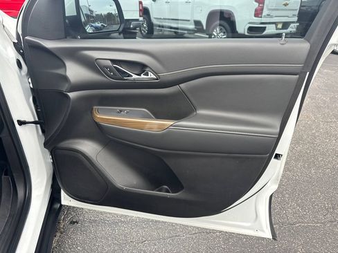 Used 2022 GMC Acadia SLE w/ Driver Convenience Package image 15