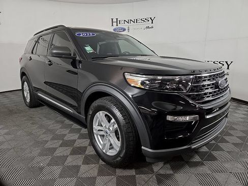Certified 2022 Ford Explorer XLT RWD image 4