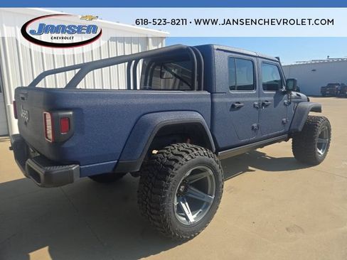 Used 2023 Jeep Gladiator Sport AWD/4WD image 2