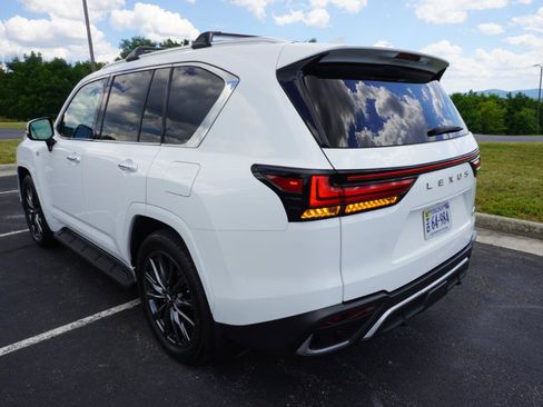 Used 2023 Lexus LX 600 F Sport w/ Accessory Package (Z1) AWD/4WD image 13