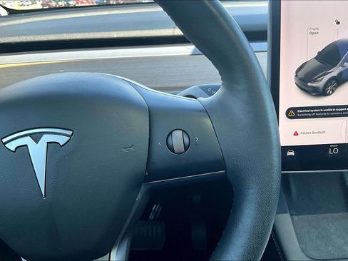 Used 2021 Tesla Model Y Long Range AWD/4WD image 18