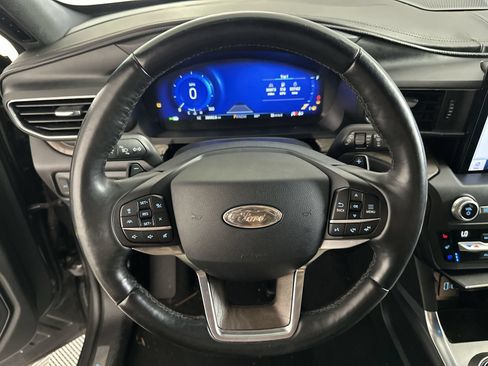 Used 2020 Ford Explorer Platinum w/ Premium Technology Package AWD/4WD image 14