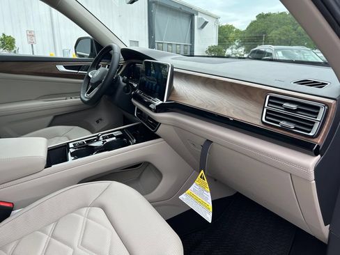 New 2026 Volkswagen Atlas SE FWD image 40