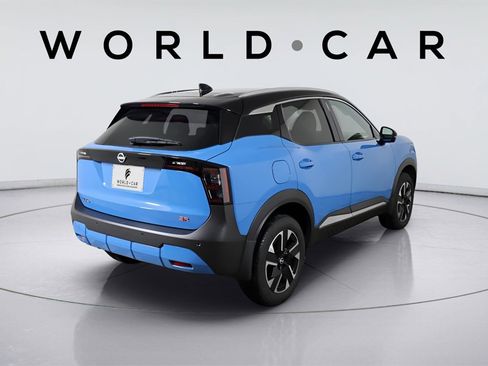 Used 2025 Nissan Kicks SR image 7