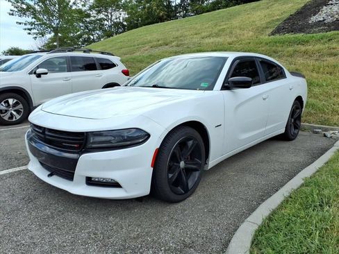 Used 2016 Dodge Charger R/T RWD image 7