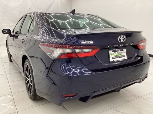 Used 2022 Toyota Camry SE image 8