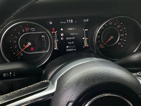 Used 2020 Jeep Gladiator Overland AWD/4WD image 28