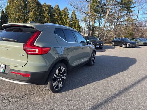 Used 2023 Volvo XC40 B5 Plus w/ Driver Assist Package AWD/4WD image 6