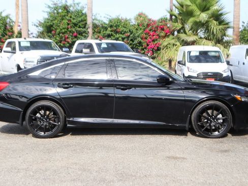 Used 2018 Honda Accord Sport image 10
