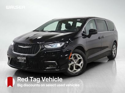 Used 2024 Chrysler Pacifica Limited