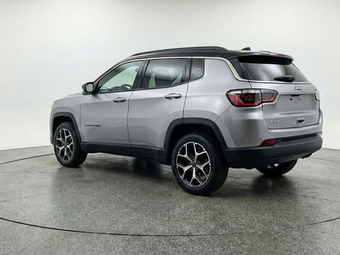 Used 2025 Jeep Compass Limited image 5