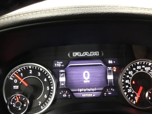 Used 2024 RAM 1500 Laramie AWD/4WD image 38